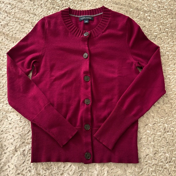 Banana Republic Dark Red Cardigan - Picture 2 of 6